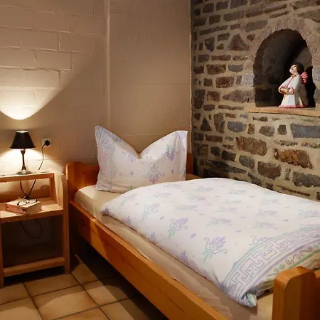 Haus Kylltal Hotel 2*